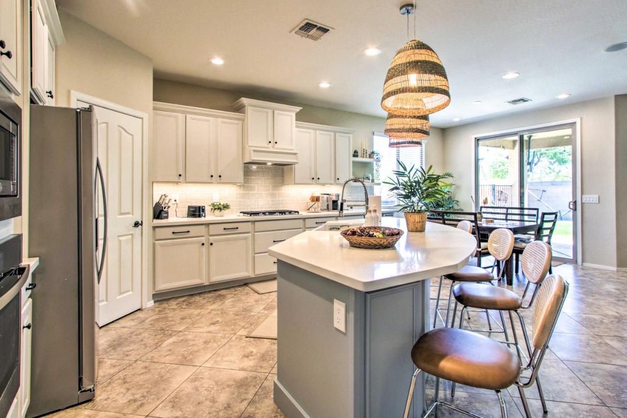 Family-Friendly Goodyear Home With Private Pool Exterior photo
